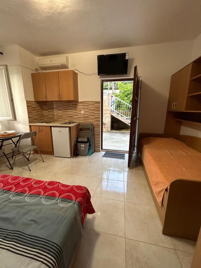 Lazarus Bigova Apartments Tivat Ngoại thất bức ảnh