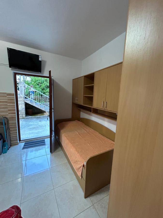 Lazarus Bigova Apartments Tivat Ngoại thất bức ảnh