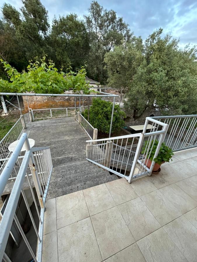 Lazarus Bigova Apartments Tivat Ngoại thất bức ảnh