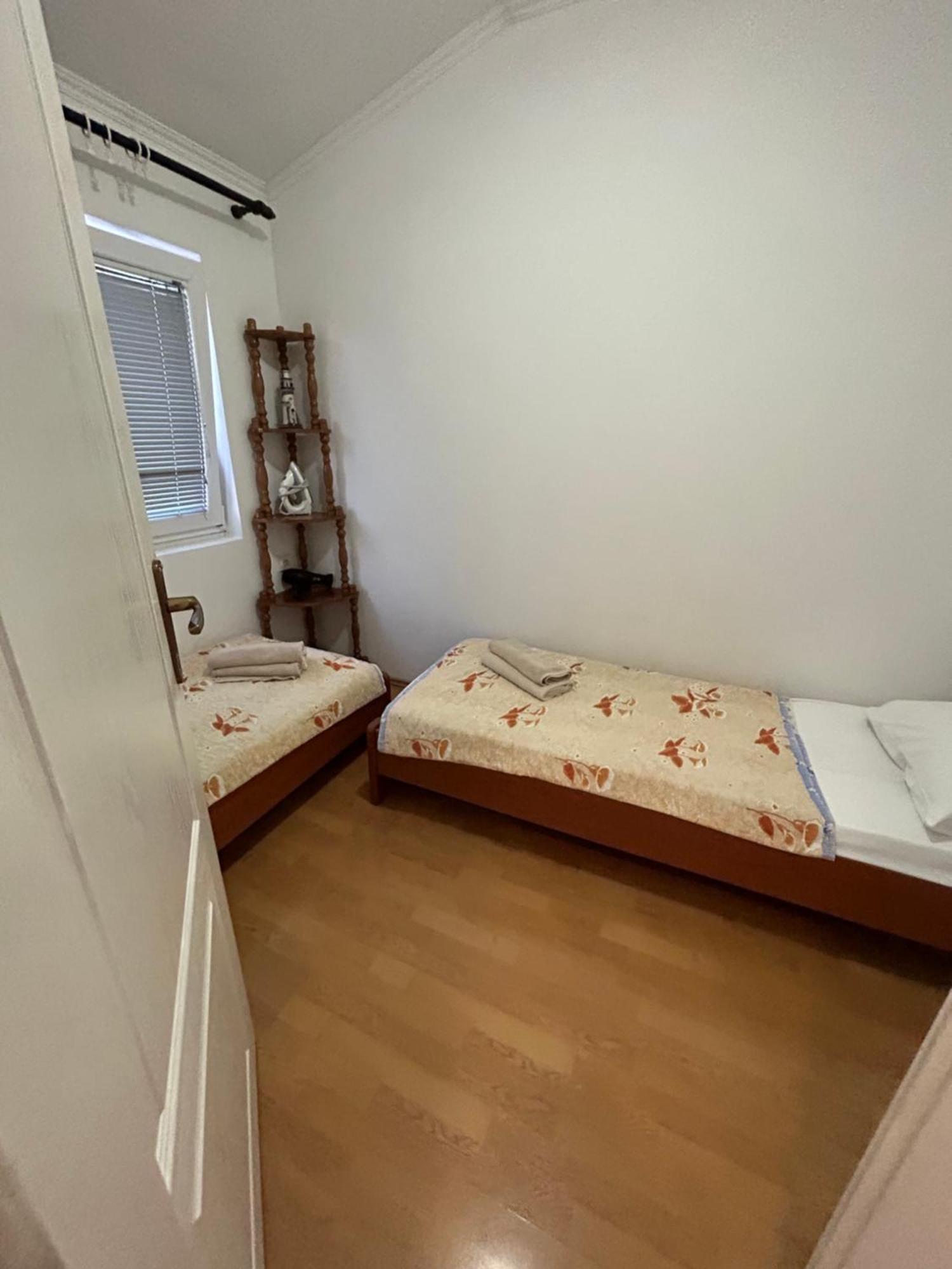 Lazarus Bigova Apartments Tivat Ngoại thất bức ảnh