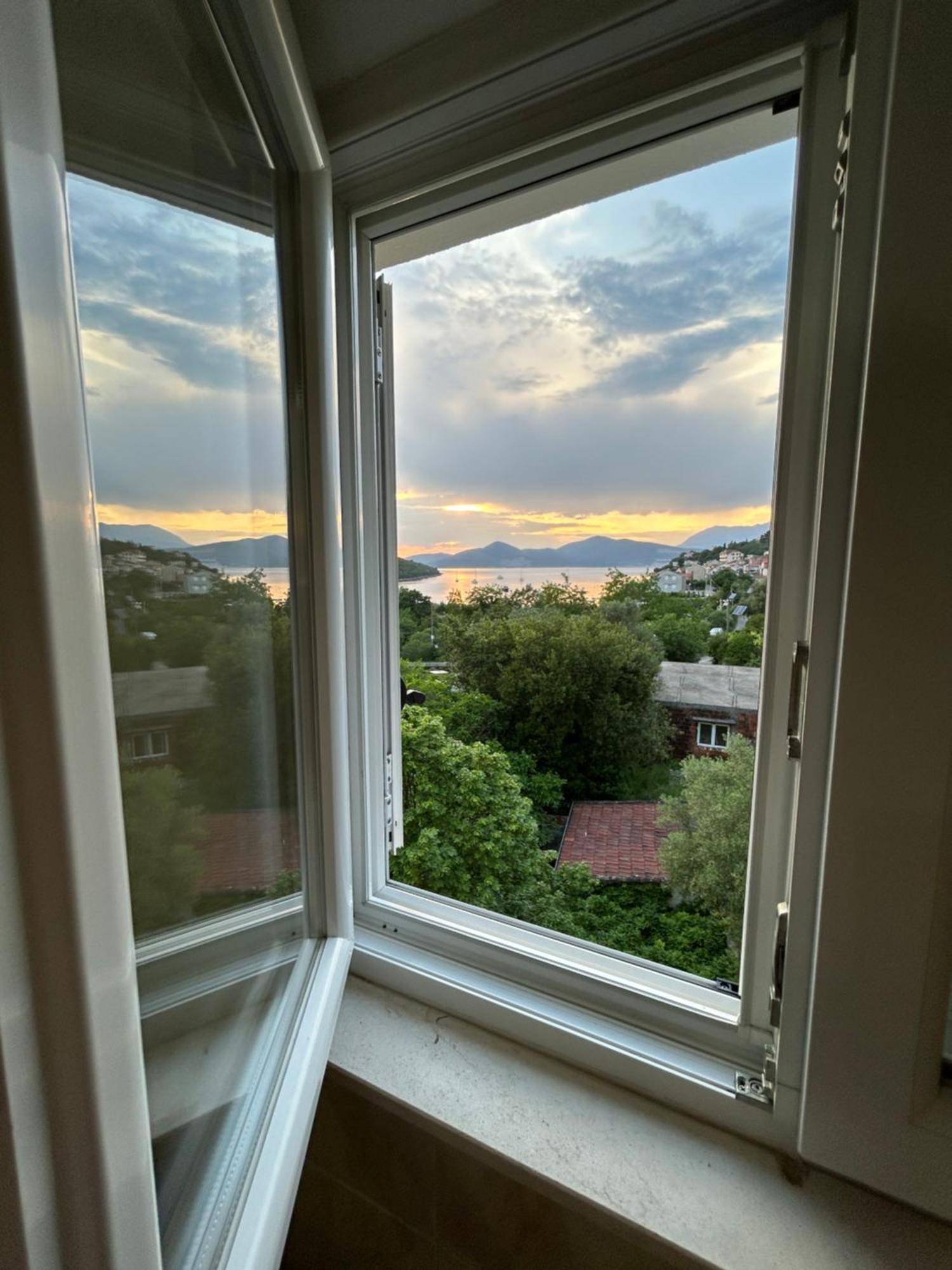 Lazarus Bigova Apartments Tivat Ngoại thất bức ảnh